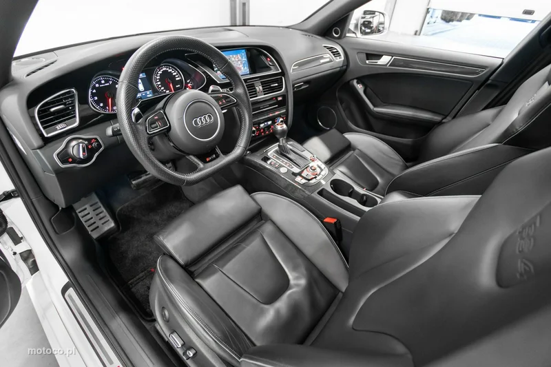 Audi RS4 B8 18
