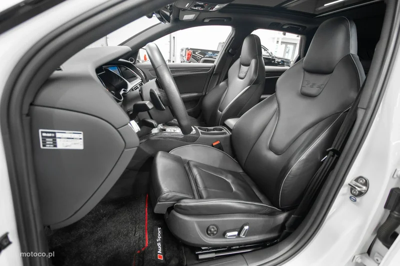 Audi RS4 B8 19