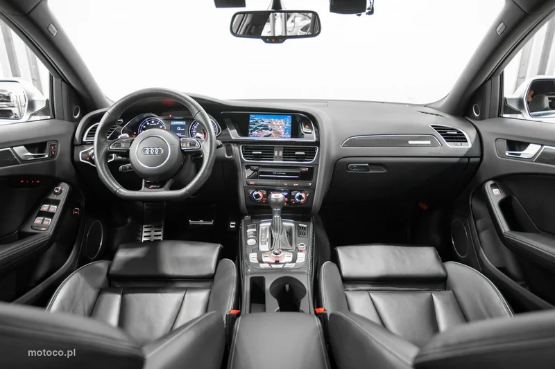 Audi RS4 B8 20