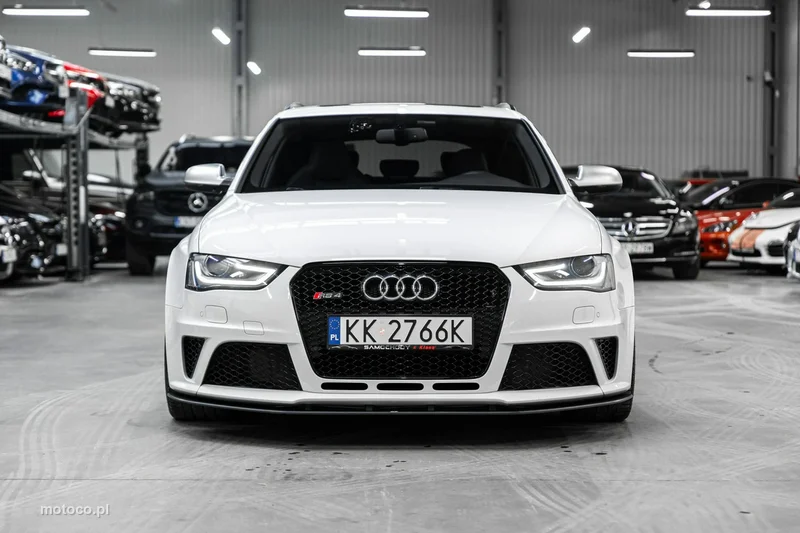 Audi RS4 B8 3