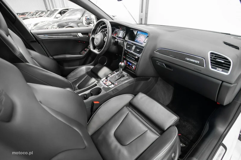 Audi RS4 B8 21