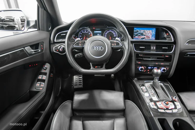 Audi RS4 B8 24