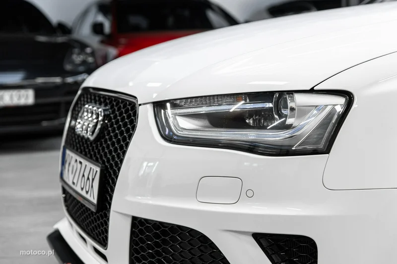 Audi RS4 B8 42