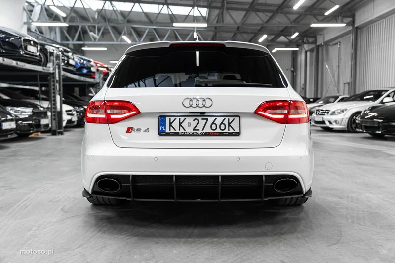 Audi RS4 B8 44