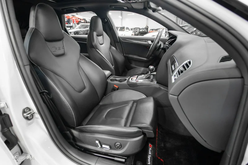 Audi RS4 B8 57