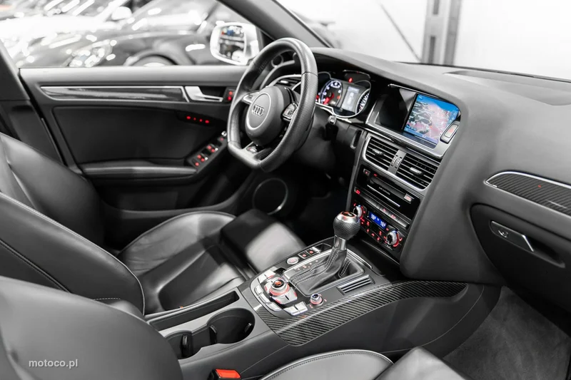 Audi RS4 B8 76