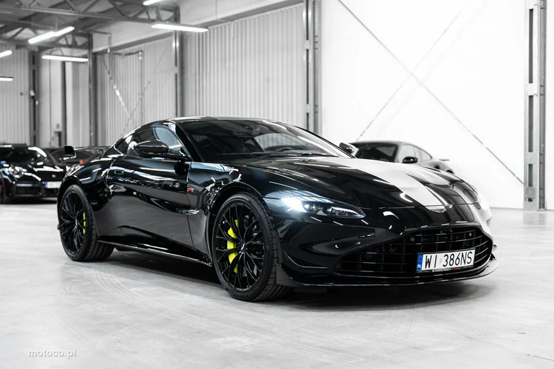 Aston Martin Vantage 44