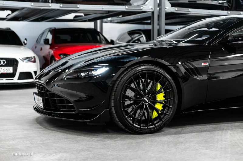 Aston Martin Vantage 49