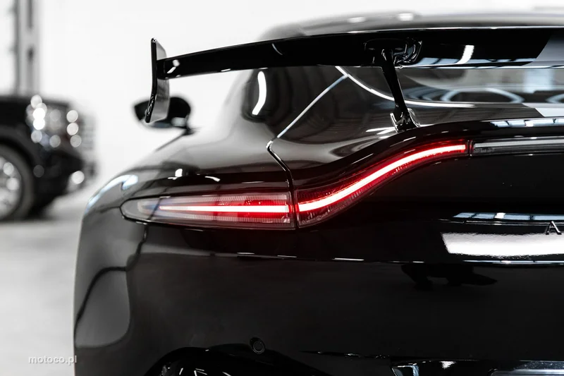 Aston Martin Vantage 51