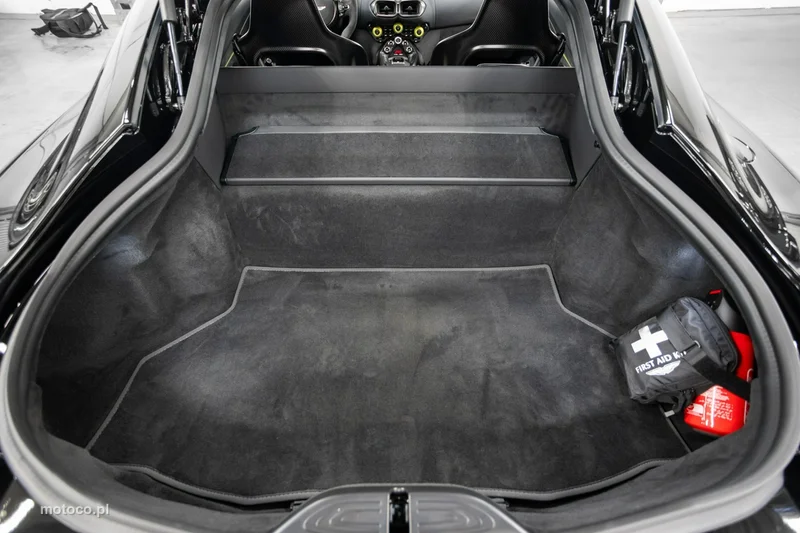Aston Martin Vantage 57