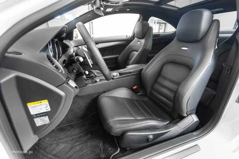Mercedes-Benz Klasa C W204 C 63 AMG 26