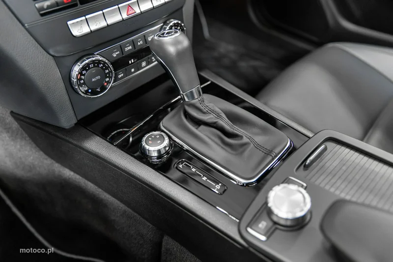 Mercedes-Benz Klasa C W204 C 63 AMG 36