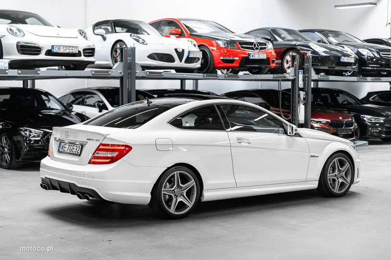 Mercedes-Benz Klasa C W204 C 63 AMG 11