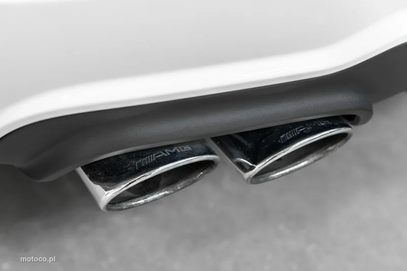 Mercedes-Benz Klasa C W204 C 63 AMG 21