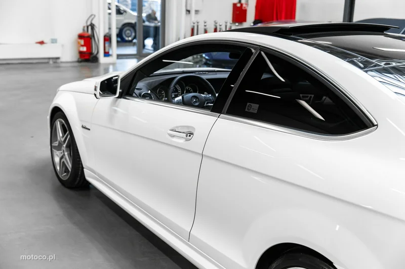 Mercedes-Benz Klasa C W204 C 63 AMG 22
