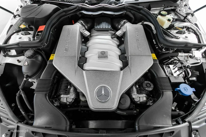 Mercedes-Benz Klasa C W204 C 63 AMG 23