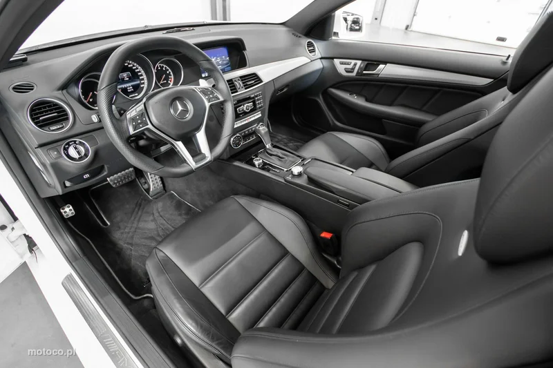 Mercedes-Benz Klasa C W204 C 63 AMG 24