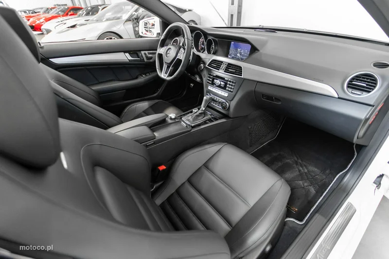 Mercedes-Benz Klasa C W204 C 63 AMG 25
