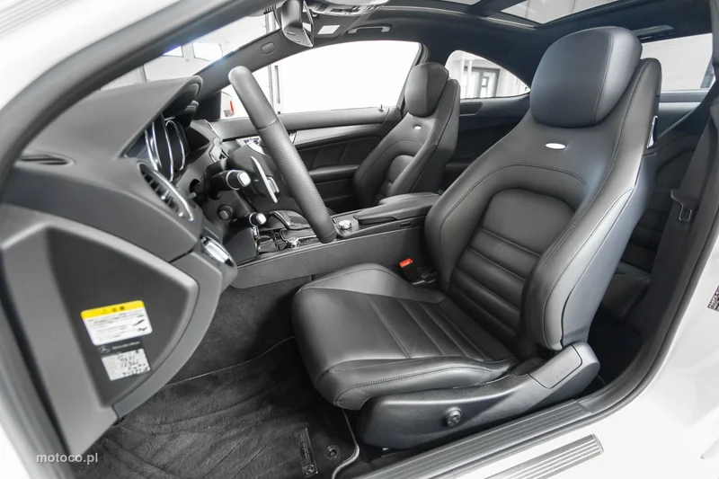 Mercedes-Benz Klasa C W204 C 63 AMG 26