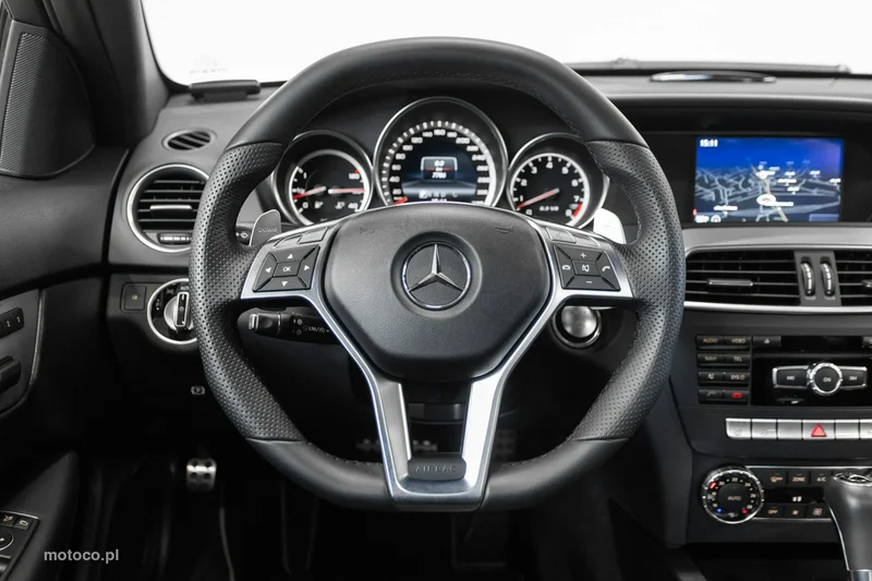 Mercedes-Benz Klasa C W204 C 63 AMG 30