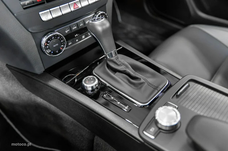 Mercedes-Benz Klasa C W204 C 63 AMG 36