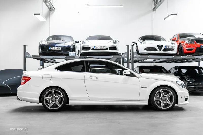 Mercedes-Benz Klasa C W204 C 63 AMG 7