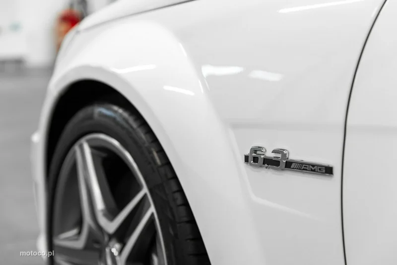 Mercedes-Benz Klasa C W204 C 63 AMG 70