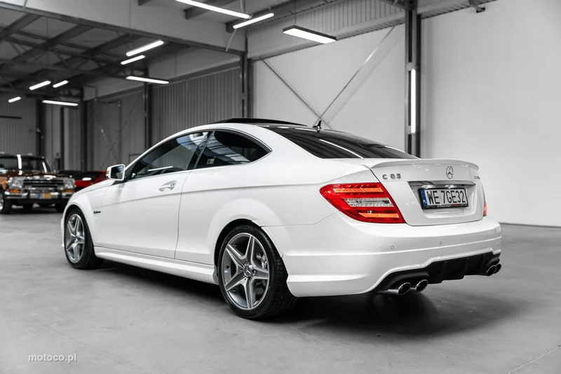 Mercedes-Benz Klasa C W204 C 63 AMG 9