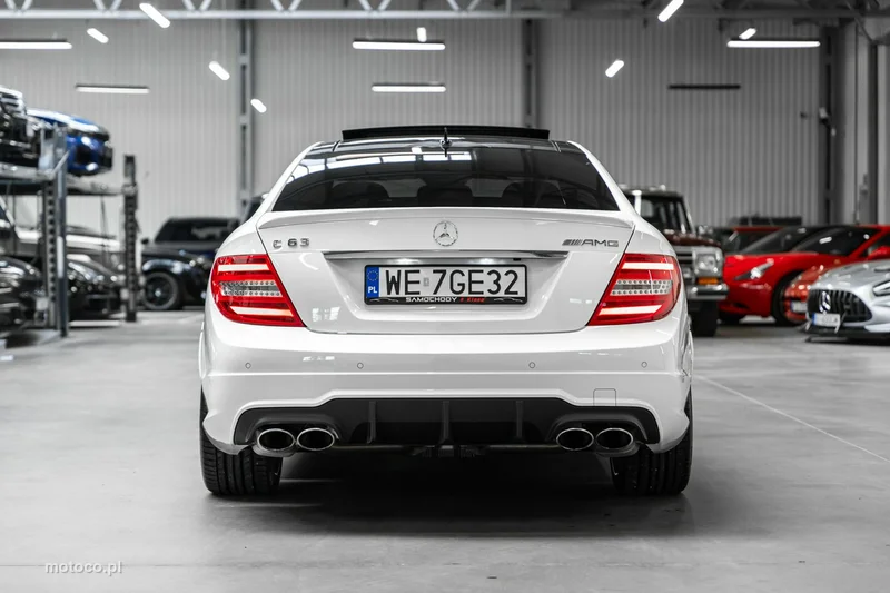 Mercedes-Benz Klasa C W204 C 63 AMG 10