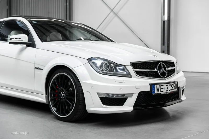 Mercedes-Benz Klasa C W204 C 63 AMG 12