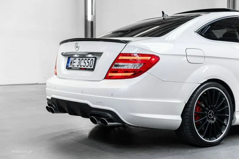 Mercedes-Benz Klasa C W204 C 63 AMG 17