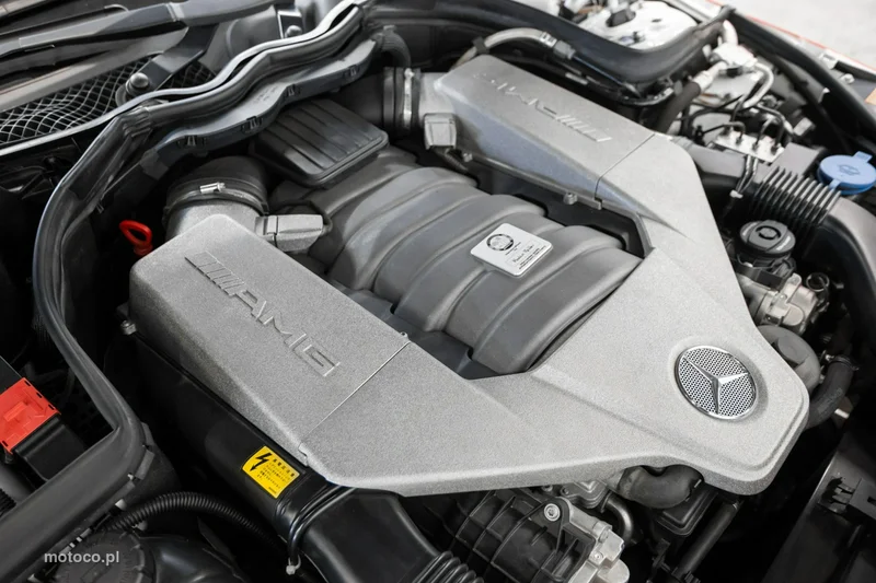 Mercedes-Benz Klasa C W204 C 63 AMG 21