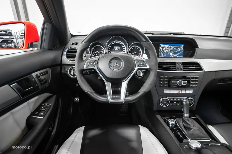 Mercedes-Benz Klasa C W204 C 63 AMG 25