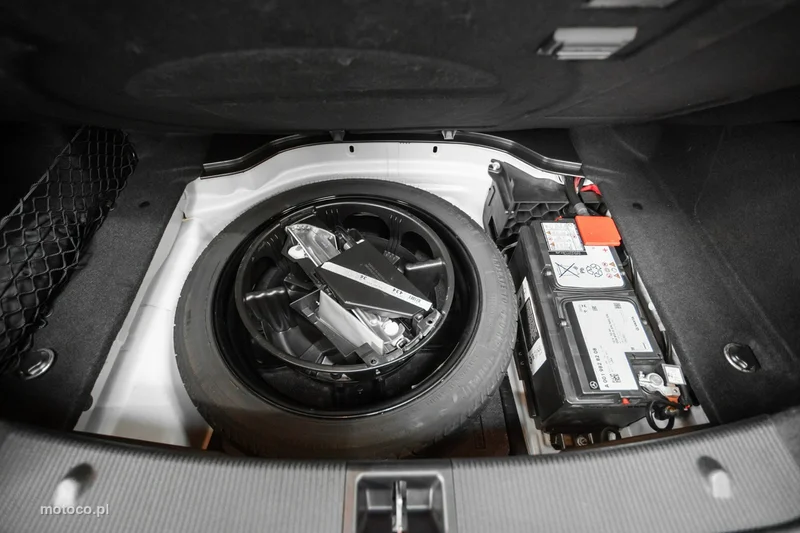 Mercedes-Benz Klasa C W204 C 63 AMG 36