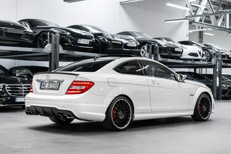 Mercedes-Benz Klasa C W204 C 63 AMG 70