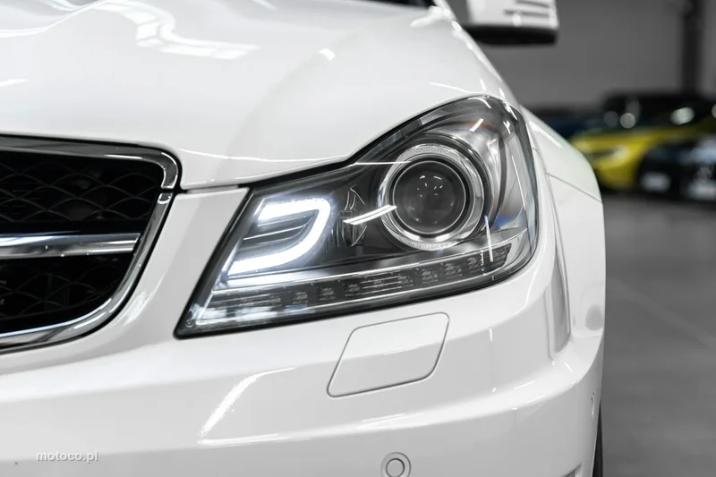 Mercedes-Benz Klasa C W204 C 63 AMG 72