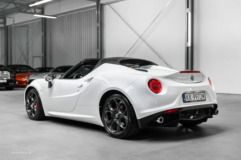 Alfa Romeo 4C 11