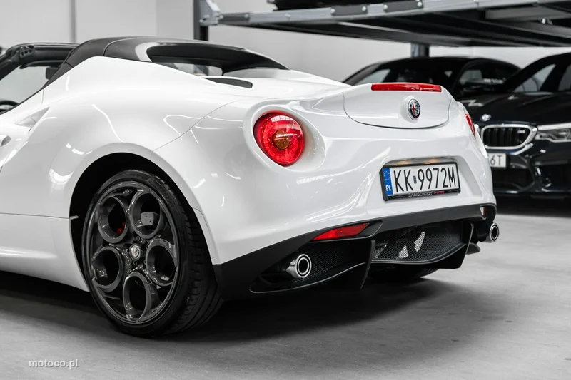 Alfa Romeo 4C 18