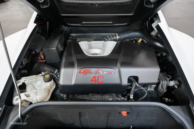 Alfa Romeo 4C 23