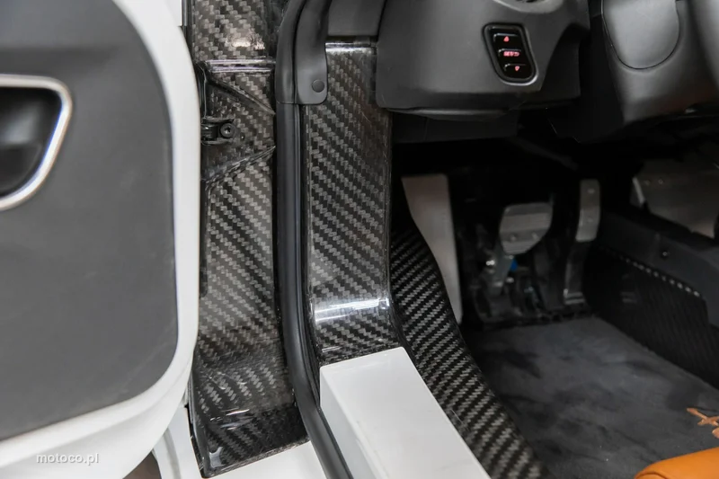 Alfa Romeo 4C 24