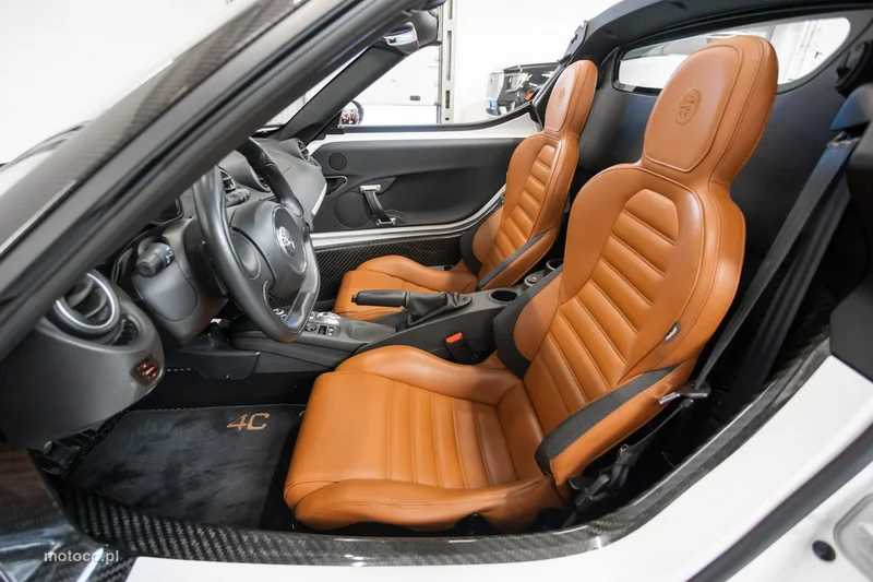 Alfa Romeo 4C 28
