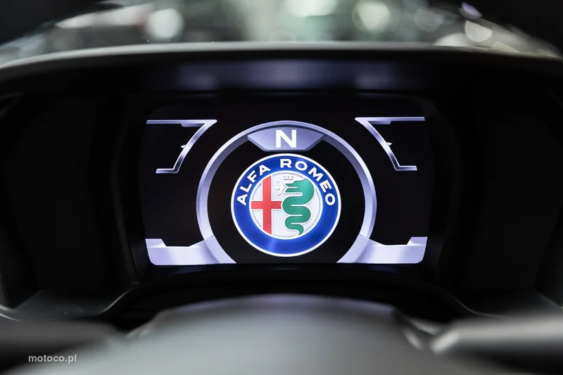Alfa Romeo 4C 39