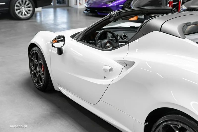 Alfa Romeo 4C 56