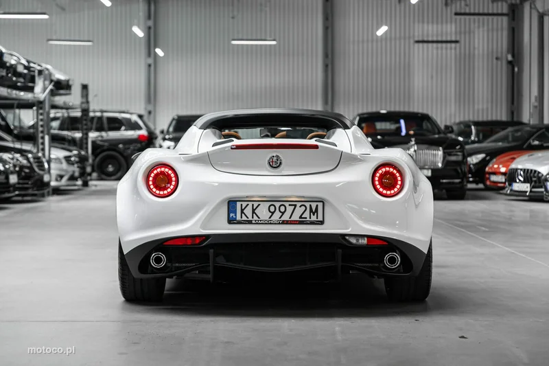 Alfa Romeo 4C 8