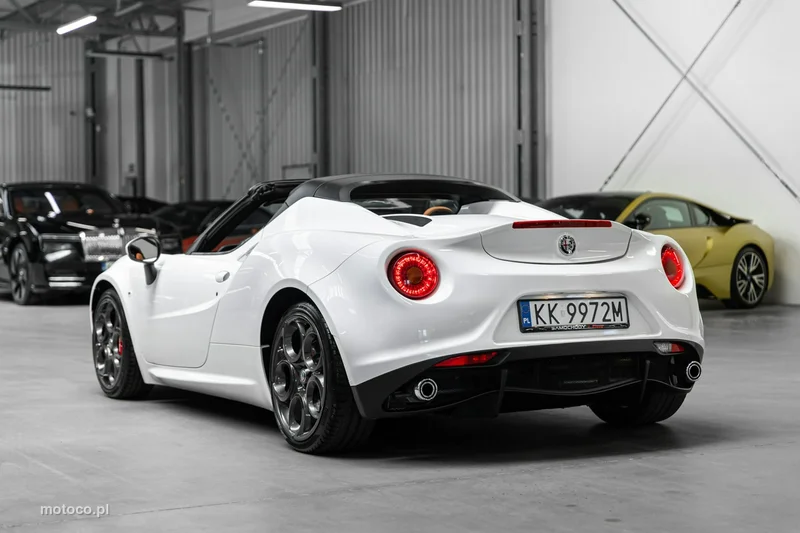 Alfa Romeo 4C 10