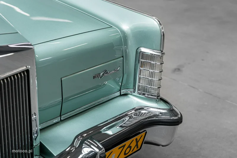 Lincoln Continental 12