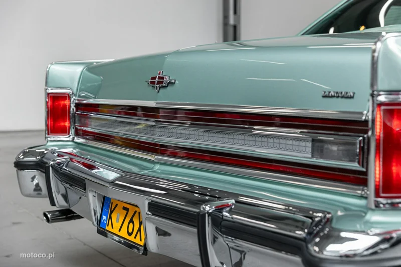 Lincoln Continental 18