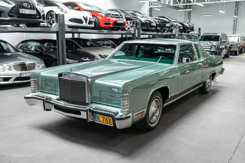 Lincoln Continental 3