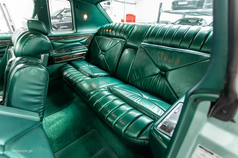 Lincoln Continental 27