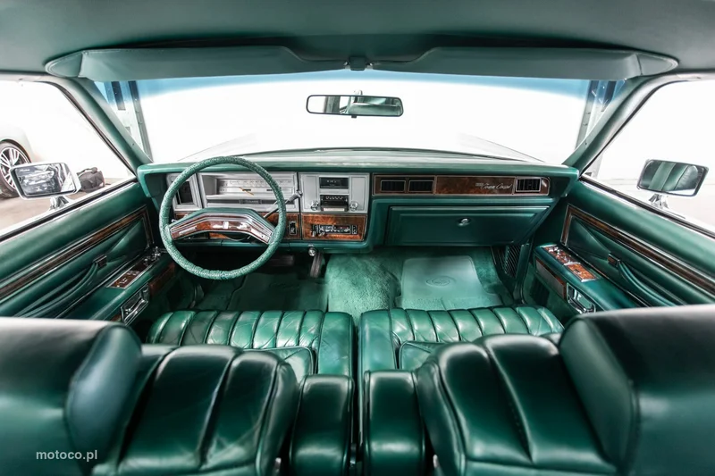 Lincoln Continental 32